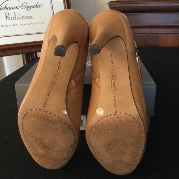 Vince Camuto, Kevin bootie - Picture 4 of 5